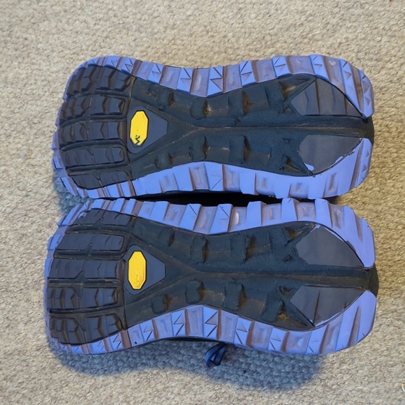 WOMENS ALTRA Olympus 5 Trail running shoe size 8.5 - Picture 8 of 11